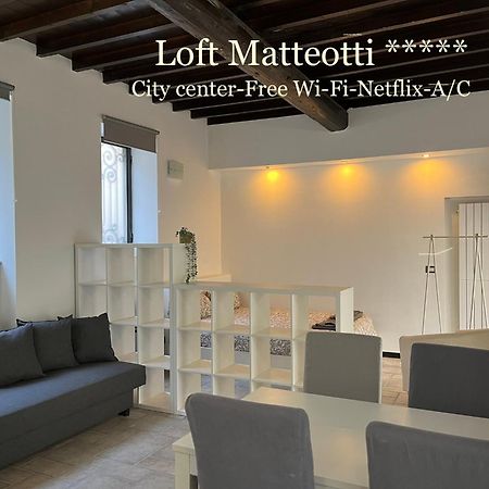 Loft Matteotti - Studio In Centro 布斯托阿西齐奥 外观 照片