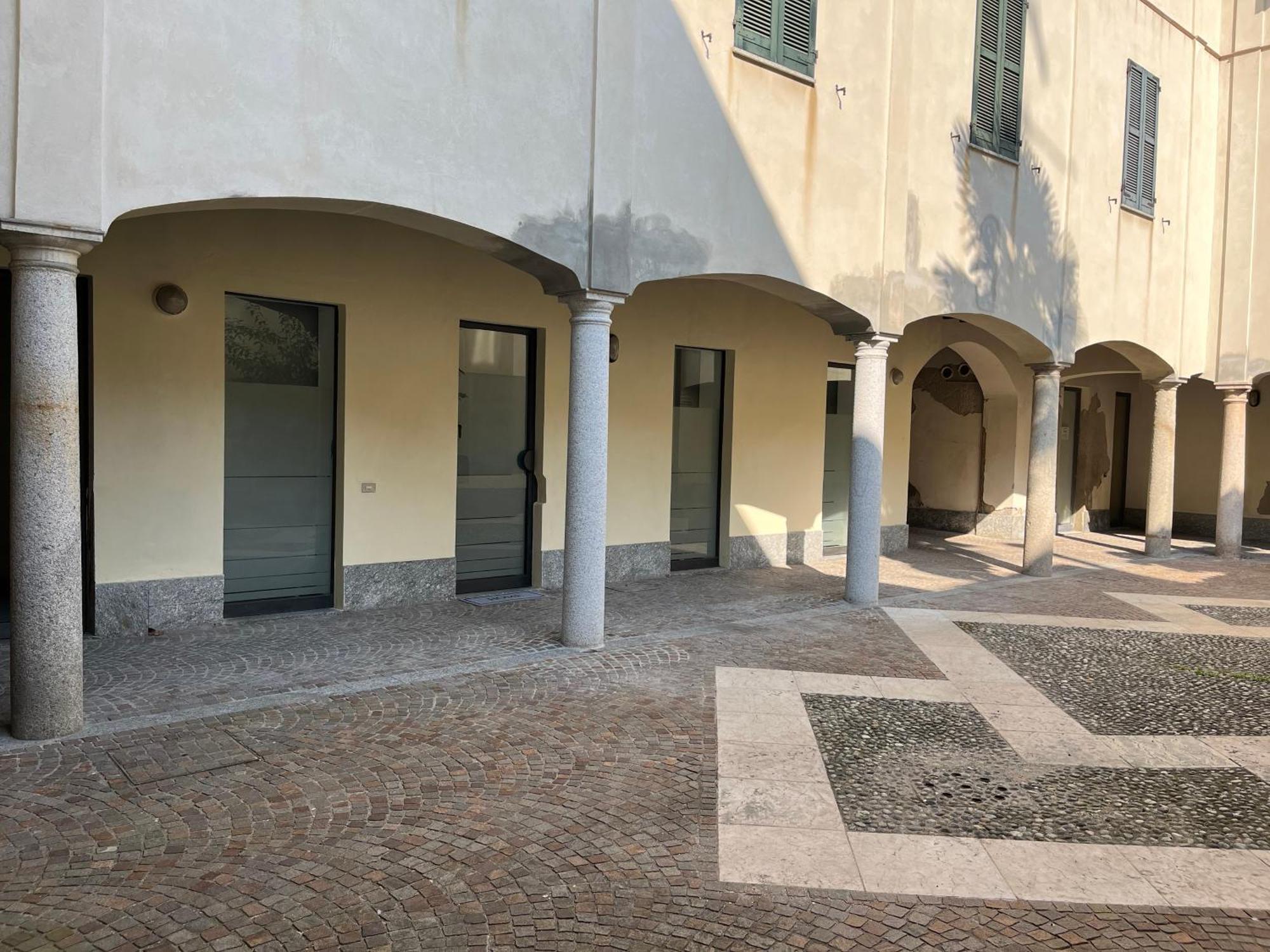 Loft Matteotti - Studio In Centro 布斯托阿西齐奥 外观 照片