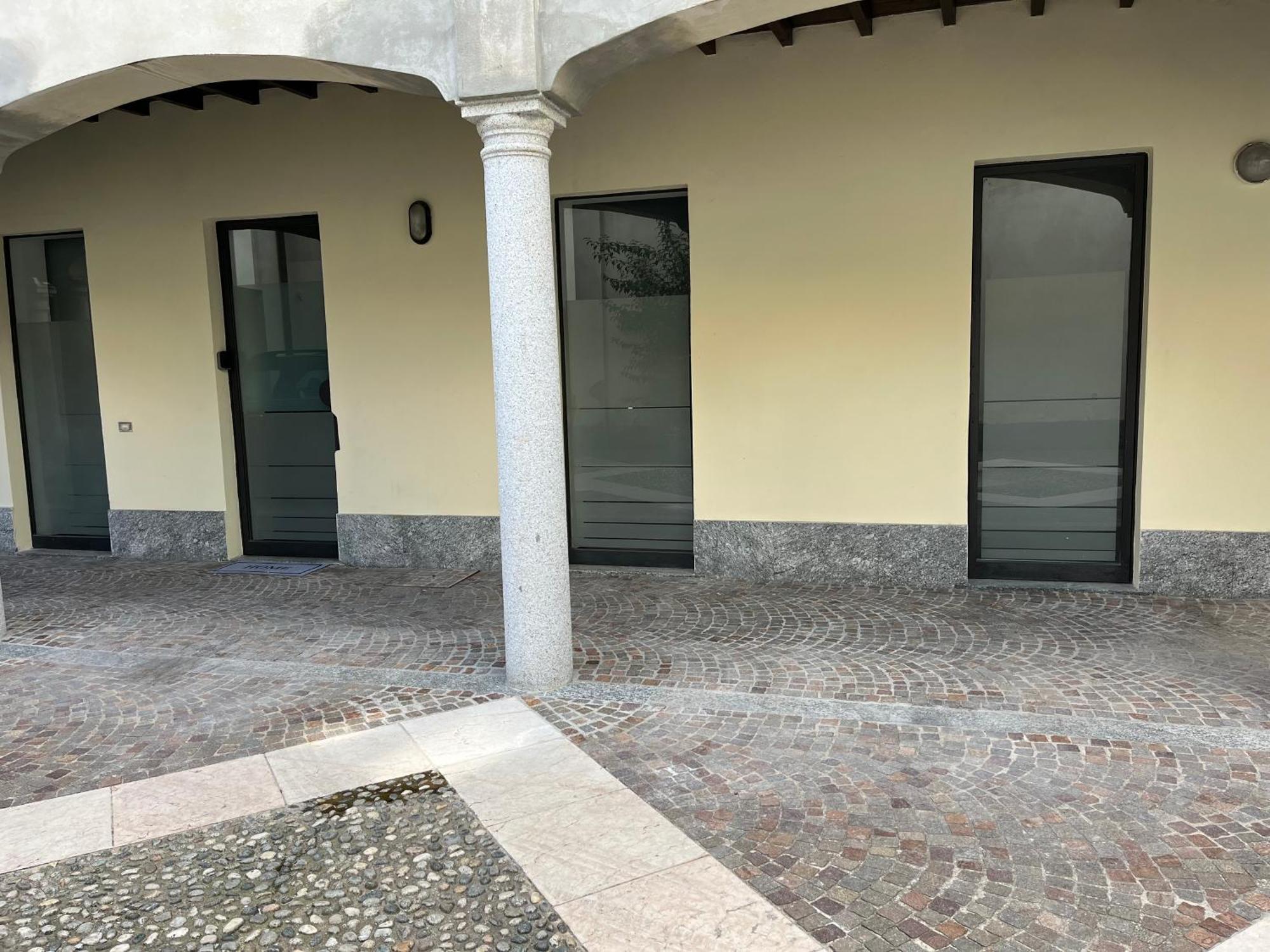Loft Matteotti - Studio In Centro 布斯托阿西齐奥 外观 照片